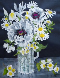 Amapolas blancas, margaritas y filadelfos