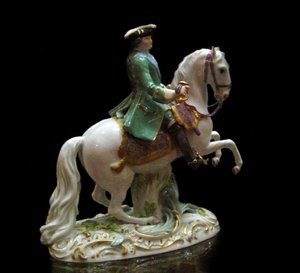 Retrato ecuestre de la emperatriz Catalina II 1729-1796 en el uniforme del Regimiento de Guardias de Vida Semenovsky, 1770 de Johann Joachim Kaendler