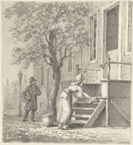 Una criada limpiando una escalera frente a una casa.
