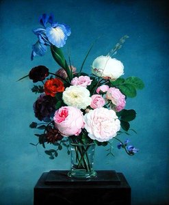 Rosas e Iris en un Jarrón de Cristal sobre un Plinto de Mármol