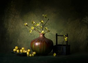 Elegante naturaleza muerta en verde de John-Mei Zhong