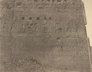 Edfu-Esculturas e inscripciones en la cara oriental,1854 (foto) de John Beasley Greene