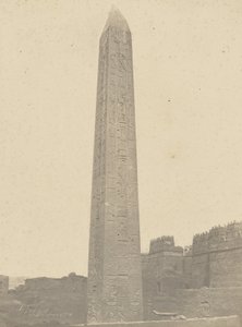 Lúxor, Obelisco, Lados Este y Sur