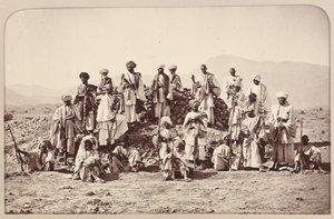 Puesto de Afridi cerca de Jumrood, Khyber y Rotass en la distancia, circa 1879 de John Burke