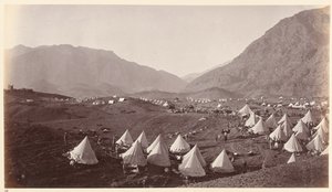 Alturas de Shergai mirando hacia Ali Musjid, circa 1878 de John Burke