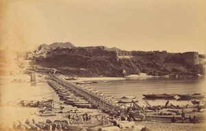El Puente de las barcas y el Fuerte, desde Khairabad de John Burke