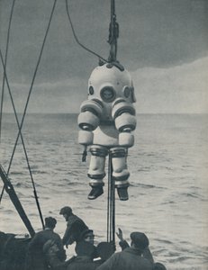 La lucha eterna contra el mar: revestimiento blindado para el buzo de aguas profundas, c1935 de John Hammerton