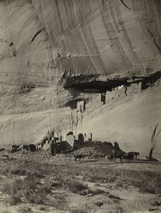 Ruinas de viviendas rupestres, Cañon de Chelly, Arizona de John K. Hillers
