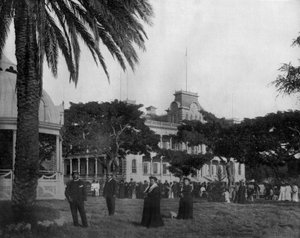 El Palacio Real en Honolulu en las Islas Sandwich foto de John Lawson Stoddard (1850-1931) Viajero y Conferenciante Publicación Educativa para -Chicago de John Lawson Stoddard