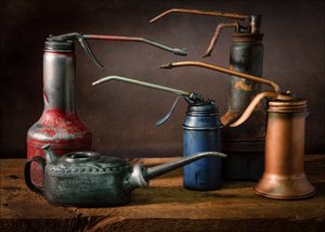 Colección de latas de aceite antiguas