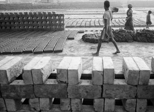 Fábricas de ladrillos en Calcuta, India, 2016 (foto)