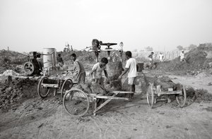 Fábricas de ladrillos en Calcuta, India, 2016 (foto) de Jon Nicholson