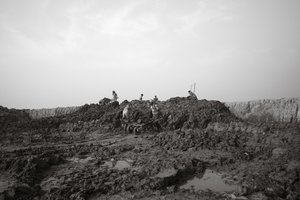 Fábricas de ladrillos en Calcuta, India, 2016 (foto) de Jon Nicholson
