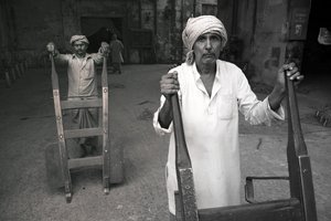 Fábrica de yute, Calcuta, India, 2017 (foto) de Jon Nicholson