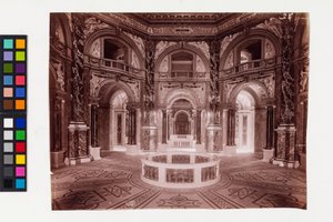 1. Plaza María Teresa - Museo de Historia del Arte - Vista interior - Sala de la cúpula en la primera planta