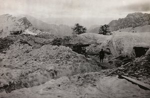 Trincheras en la nieve de Josef Zohles