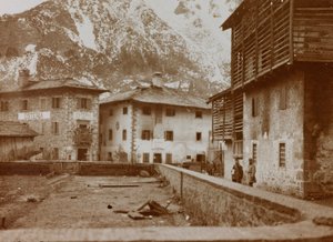 Álbum "Meine weltkriegs - Erinnerungen South-West Front (Carintia, Italia, Tirol del Sur) 31/03/1915-12/11/1918 - Josef Zohles Wien": vista de Chiusaforte de Josef Zohles