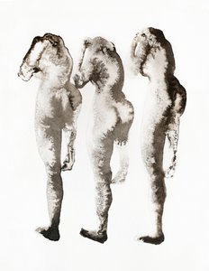 Figuras etéreas en tonos sepia