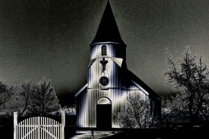 Nuestra iglesia en una tarde, 2015 (fotografía) de Joy Lions