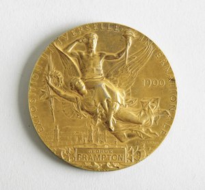 Exposición Universal Internacional, París (Medalla otorgada a George Frampton)