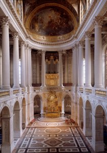 Vista de la capilla real realizada por Hardouin-Mansart en 1709 y consagrada por el Cardenal Noailles en 1710. Castillo de Versalles