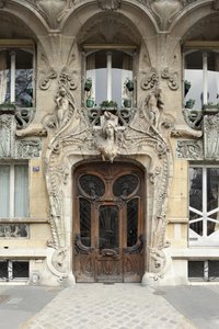 Puerta de entrada al 29 de la avenida Rapp en el 7º distrito de París, arquitectura art nouveau de Jules Lavirotte