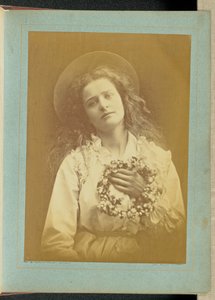 ["Porque voy a ser Reina del Mayo, Madre, voy a ser Reina del Mayo"] de Julia Margaret Cameron