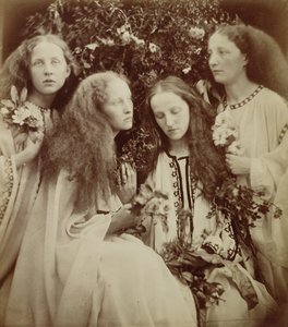 El jardín de capullos de rosa de las niñas (impresión en albúmina) de Julia Margaret Cameron