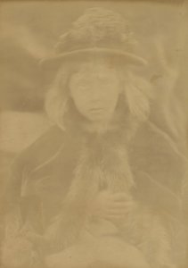 [Niño no identificado], 1873 de Julia Margaret Cameron