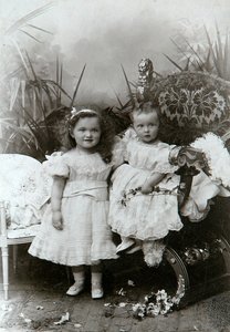 Grandes Duquesas Olga Nikolaevna y Tatiana Nikolaievna de Rusia de K. von Hahn