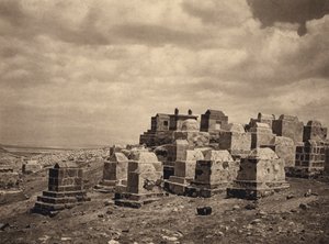 Tumbas en el desierto de Judá (foto en blanco y negro)