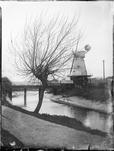 Rye Windmill, Ferry Road, Rye, Rother, East Sussex, 25/04/1905 (foto en blanco y negro) de Katherine Jean Macfee