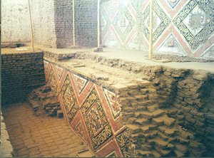 Interior de la pirámide, posiblemente un complejo de templos, construida por el pueblo moche, hacia 200-500 d.C. (foto) (para más detalles, véase 138729) de Katie Attenborough