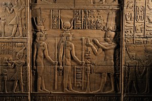 Últimos Faraones MM7836, Egipto, Templo de Philae, Asuán, Ptolemaico, Templo de Isis, Ptolomeo I..., 2011 (foto) de Kenneth Garrett