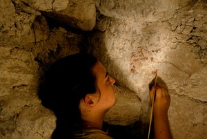 Guerrero teotihuacano, mural, Sufricaya, Holmul, Guatemala, Maya, Francisco Estradabelli, 2008 (foto) de Kenneth Garrett