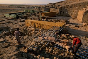 Urkesh, Imperio Hurrita, Siria, 2400 a.C., Giorgio Buccellati, cubriendo excavaciones mudb..., 2004 (foto) de Kenneth Garrett