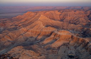 Valle de los Reyes; Egipto; Qurna; Deir el-Medina, Hatshepsut, Reino Nuevo