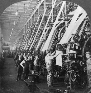Vista general de una gran sala de impresión en una fábrica de algodón, Lawrence, Massachusetts, EE.UU., siglo XX de Keystone View Company