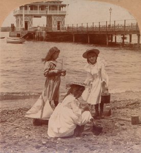 Jugando en la Playa c. 1900 de Keystone View Company