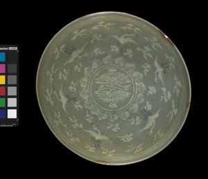 Cuenco con grullas y nubes, c.1150-1200 de Korean School