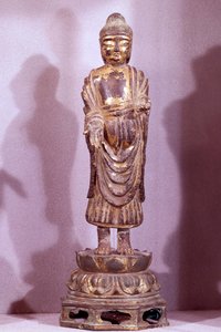 Arte coreano: estatuilla de Buda en bronce dorado. Período Silla, siglo VIII. Colección Hyung Pil Chun de Korean School