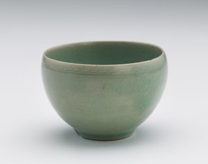 Taza con decoración floral incisa de Korean School