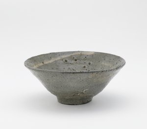 Tazón de té, tipo Totoya, provincia de Kyongsang Namdo, Corea, período Choson, finales del siglo XVI-principios del siglo XVII de Korean School