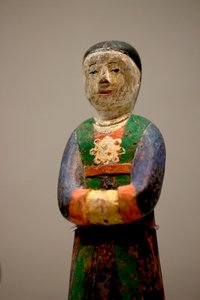 Figura decorativa de una tumba. Madera tallada policromada, final del período Joseon (Choson) de Korean School