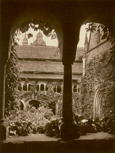 Hildesheim, Catedral, Claustro; Hildesheim, Claustro de la Catedral (foto b/n) de Kurt Hielscher