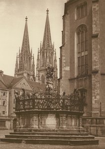 Regensburg, Fuente de 1721 en la "Neupfarr Platz" y Torre de la Catedral; Regensburg, La Fuente (1721) en la "Neupfarr Platz", y Catedral (foto b/n) de Kurt Hielscher
