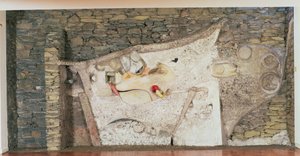Relieve mural "Merzbarn" de Kurt Schwitters