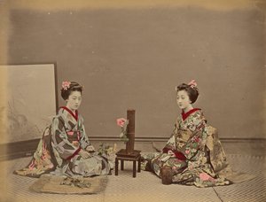 La flor se mantiene viva poniéndola en agua de Kusakabe Kimbei
