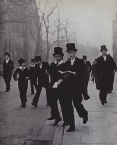 Entre la capilla y la escuela, Eton de Laszlo Moholy Nagy