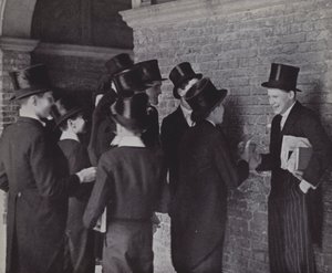 Chicos de Eton, chismes de Laszlo Moholy Nagy